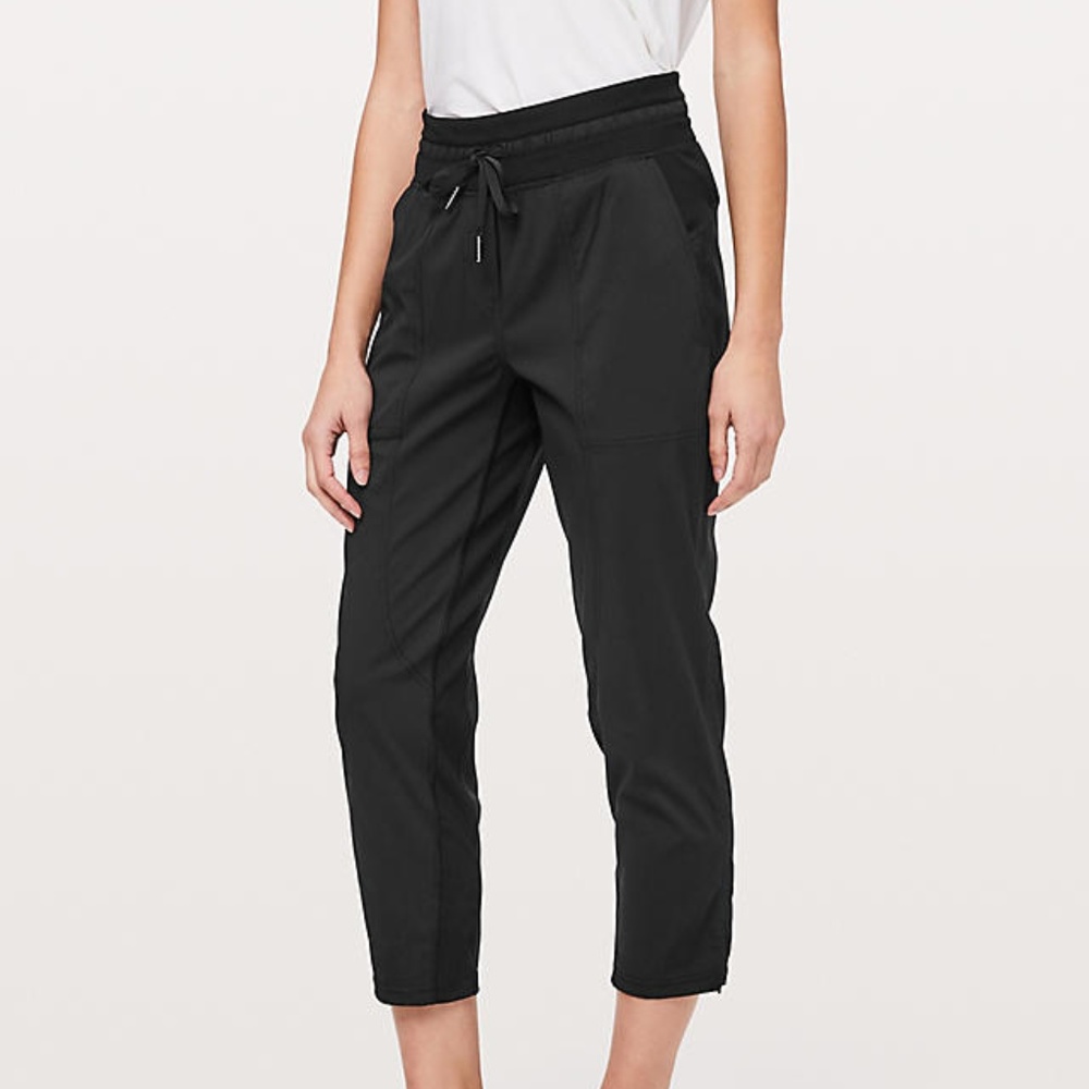 [NWOT] Lululemon Dance Studio Crop, 25", Black, 4